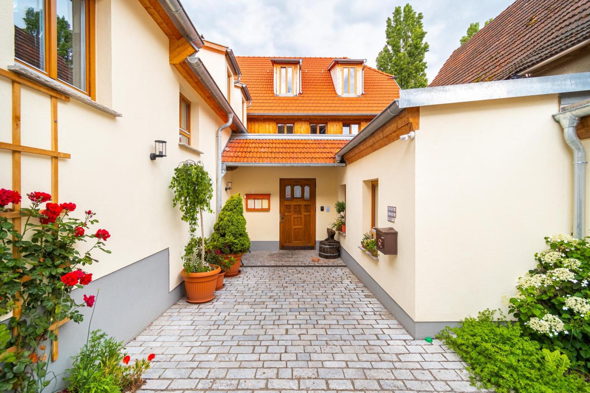 Boutique-Hotel Maroggo Margetshoechheim Екстер'єр фото